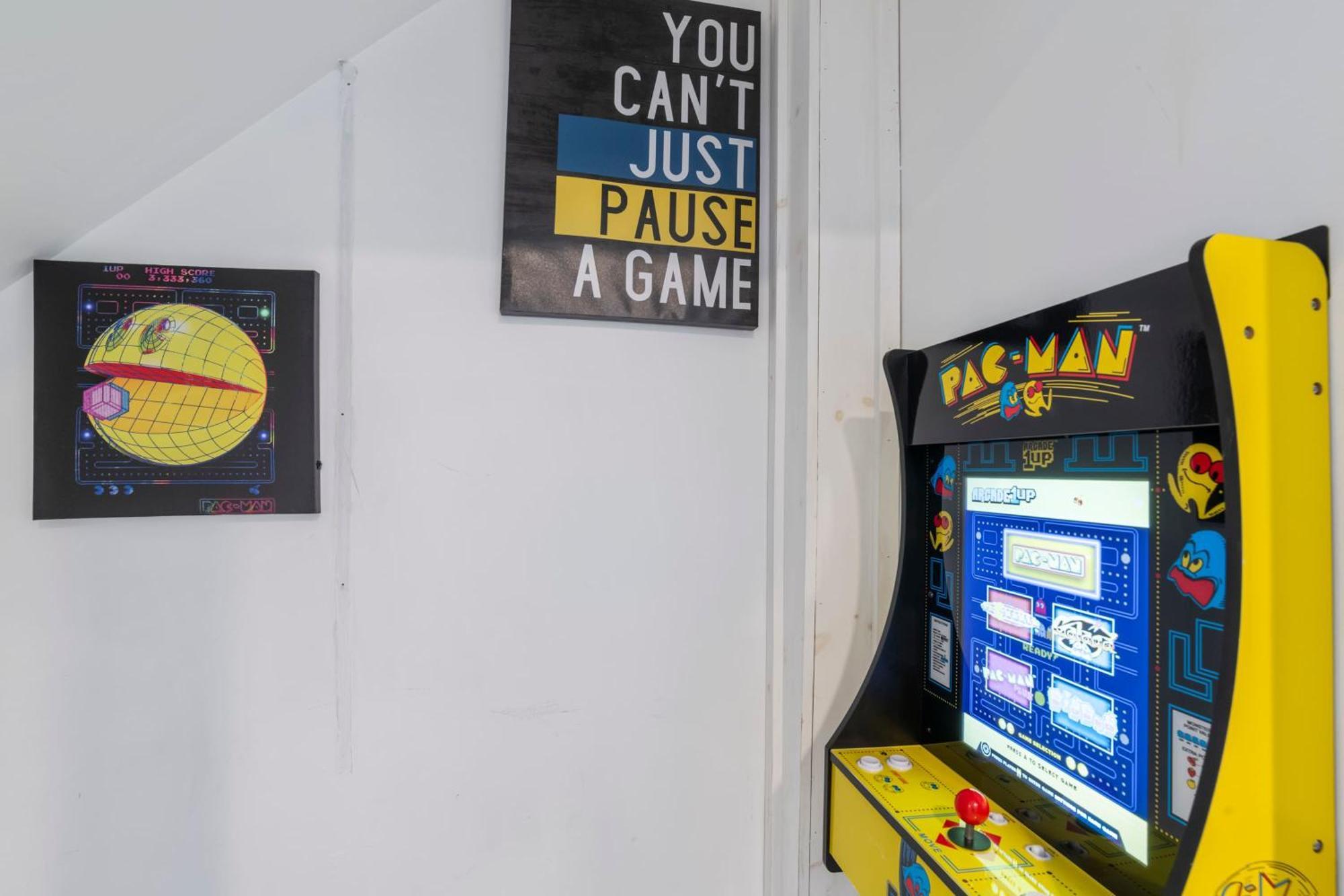 Holiday home Arcade Nook & New Sea Turtle Mural- 3br *
