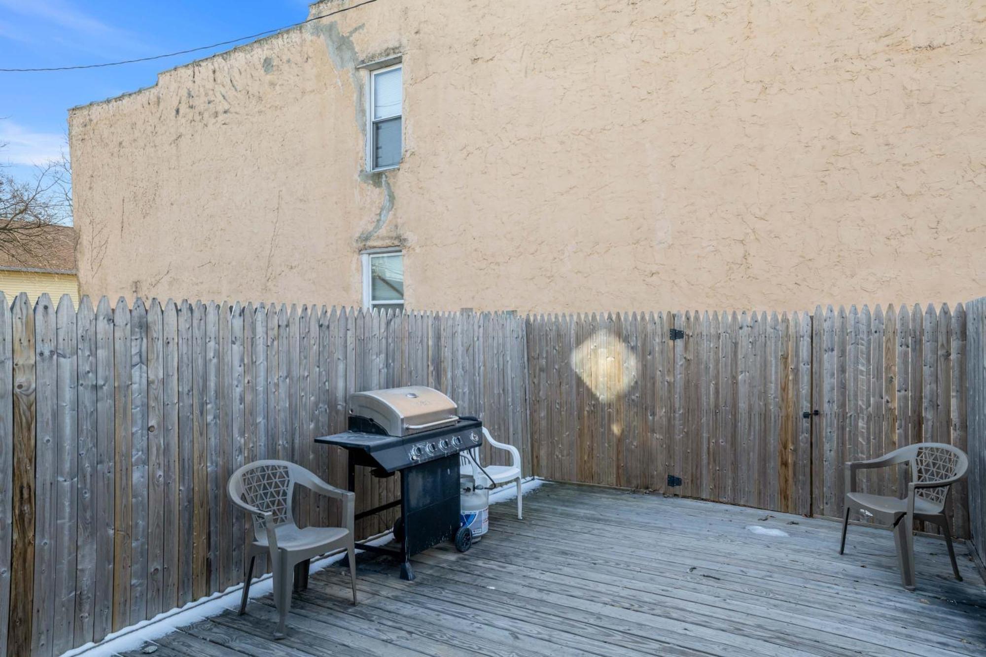Arcade Nook & New Sea Turtle Mural- 3br