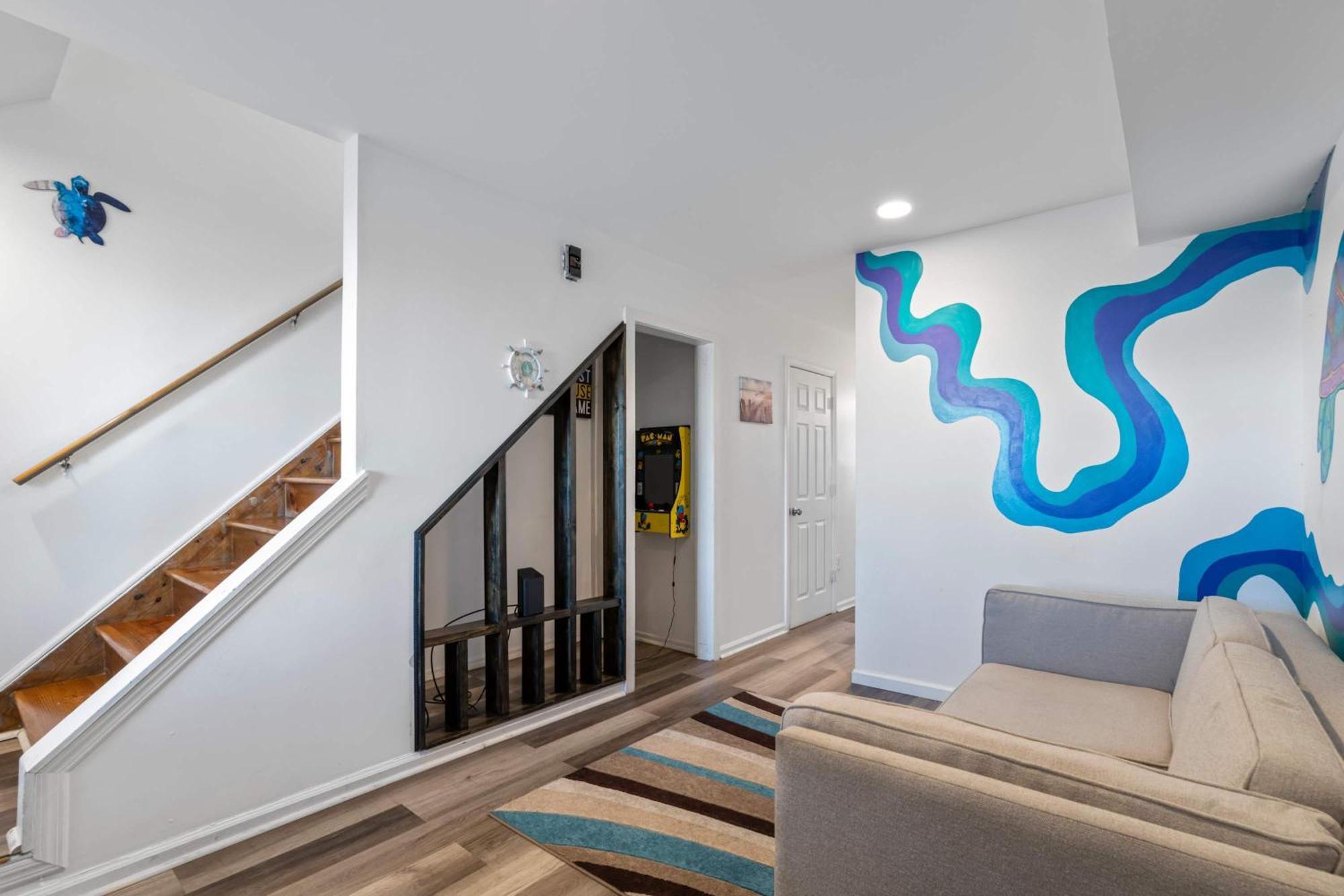 Arcade Nook & New Sea Turtle Mural- 3br